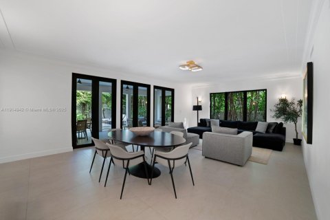 Купить виллу или дом в Майами-Бич, Флорида 5 спален, 379.41м2, № 1970689 - фото 10