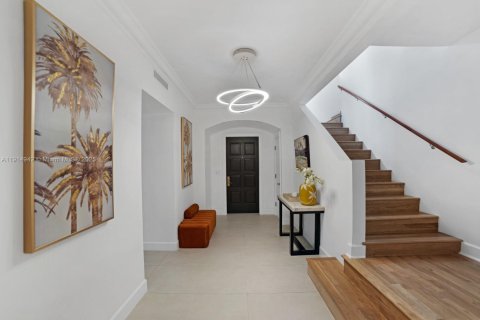 Купить виллу или дом в Майами-Бич, Флорида 5 спален, 379.41м2, № 1970689 - фото 6