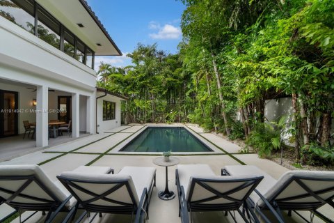 Купить виллу или дом в Майами-Бич, Флорида 5 спален, 379.41м2, № 1970689 - фото 22