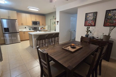 Touwnhouse à vendre à Homestead, Floride: 3 chambres, 146.04 m2 № 2426751 - photo 2