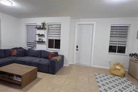 Touwnhouse à vendre à Homestead, Floride: 3 chambres, 146.04 m2 № 2426751 - photo 9