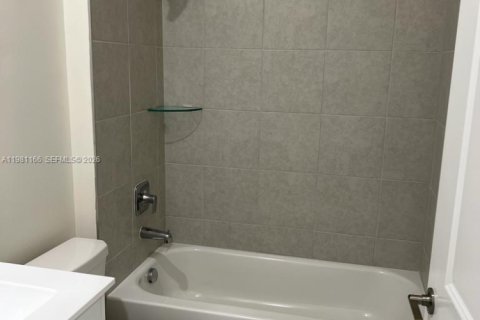 Купить кондоминиум в Дорал, Флорида 3 спальни, 104.42м2, № 2044336 - фото 12