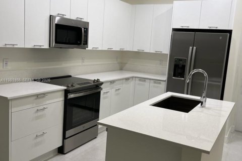 Купить кондоминиум в Дорал, Флорида 3 спальни, 104.42м2, № 2044336 - фото 7