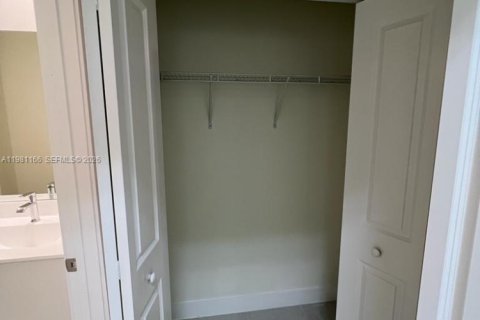 Купить кондоминиум в Дорал, Флорида 3 спальни, 104.42м2, № 2044336 - фото 17