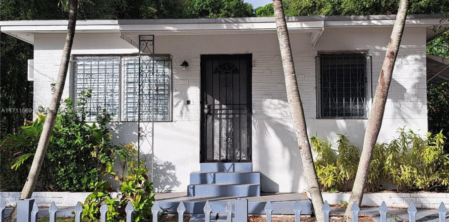 Immobilier commercial à Miami, Floride 163.69 m2 № 1712917