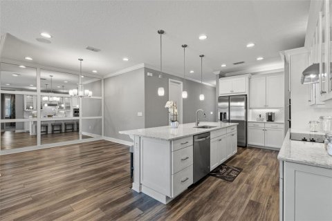 Купить виллу или дом в Ривервью, Флорида 10 комнат, 219.62м2, № 2228056 - фото 8
