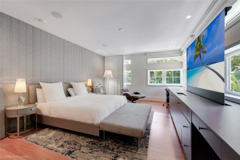 Купить виллу или дом в Корал-Гейблс, Флорида 8 спален, 592.9м2, № 2048180 - фото 29