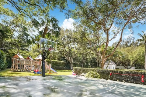 Купить виллу или дом в Корал-Гейблс, Флорида 8 спален, 592.9м2, № 2048180 - фото 10