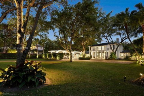 Купить виллу или дом в Корал-Гейблс, Флорида 8 спален, 592.9м2, № 2048180 - фото 14