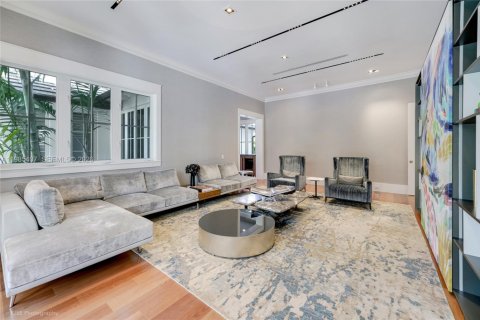 Купить виллу или дом в Корал-Гейблс, Флорида 8 спален, 592.9м2, № 2048180 - фото 26