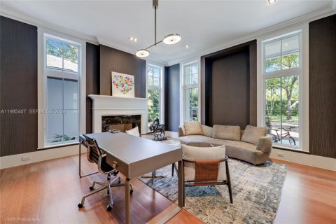 Купить виллу или дом в Корал-Гейблс, Флорида 8 спален, 592.9м2, № 2048180 - фото 25