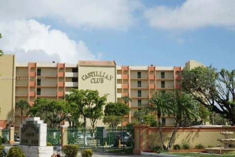 Купить кондоминиум в Майами, Флорида 1 спальня, 61.97м2, № 1981821 - фото 13