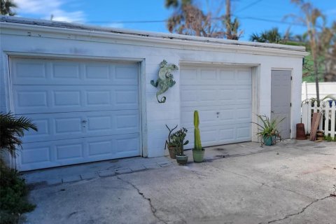 Propiedad comercial en venta en Madeira Beach, Florida, 100.71 m2 № 1521138 - foto 5