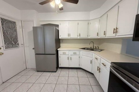 Condo à Miami, Floride, 2 chambres  № 2024217