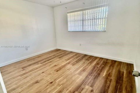 Copropriété à louer à Miami, Floride: 2 chambres, 96.71 m2 № 2024217 - photo 6