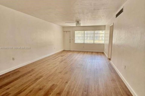 Copropriété à louer à Miami, Floride: 2 chambres, 96.71 m2 № 2024217 - photo 7