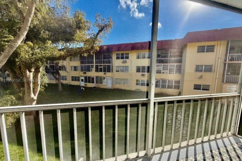 Copropriété à louer à Miami, Floride: 2 chambres, 96.71 m2 № 2024217 - photo 17