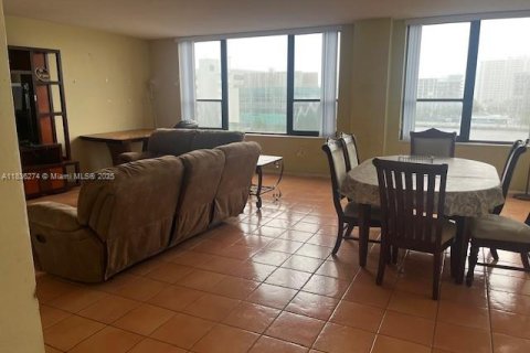 Купить кондоминиум в Холливуд, Флорида 2 спальни, 127.28м2, № 1936278 - фото 4