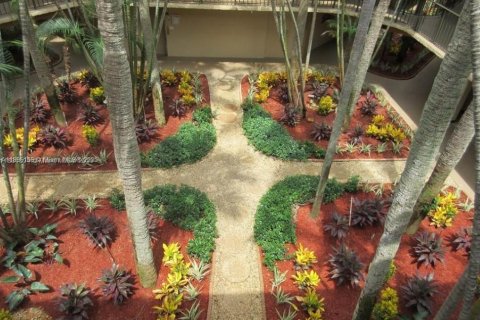 Снять в аренду кондоминиум в Майами, Флорида 2 спальни, 89.65м2, № 1950472 - фото 13