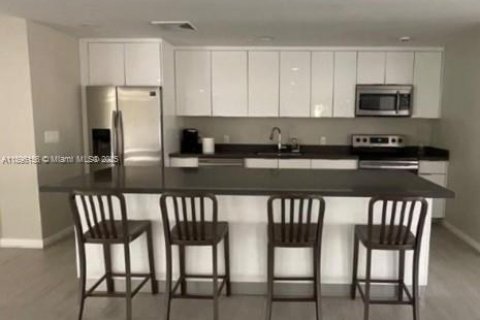 Снять в аренду кондоминиум в Майами, Флорида 2 спальни, 89.65м2, № 1950472 - фото 23