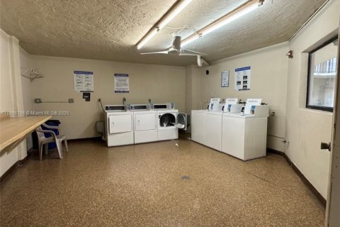 Снять в аренду кондоминиум в Майами, Флорида 2 спальни, 89.65м2, № 1950472 - фото 15