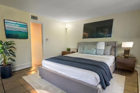 Снять в аренду кондоминиум в Майами, Флорида 2 спальни, 89.65м2, № 1950472 - фото 6