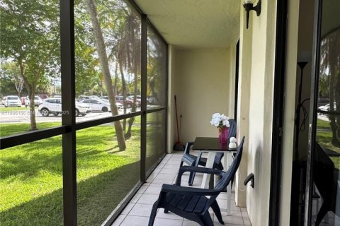 Снять в аренду кондоминиум в Майами, Флорида 2 спальни, 89.65м2, № 1950472 - фото 10