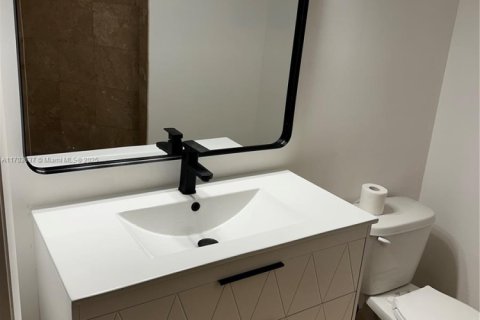 Copropriété à vendre à Miami, Floride: 3 chambres, 99.87 m2 № 2037559 - photo 14