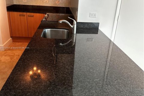 Copropriété à vendre à Miami, Floride: 3 chambres, 99.87 m2 № 2037559 - photo 8