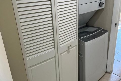 Condo in Lauderhill, Florida, 1 bedroom  № 2191467 - photo 7