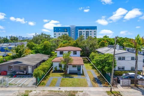 Commercial property in Miami, Florida 248.98 sq.m. № 1968163 - photo 28