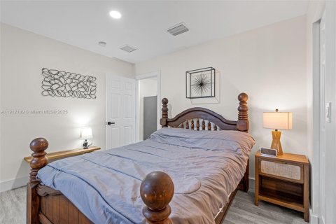 Commercial property in Miami, Florida 248.98 sq.m. № 1968163 - photo 23