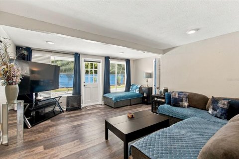 Villa ou maison à vendre à Pinellas Park, Floride: 5 chambres, 152.82 m2 № 2420263 - photo 12
