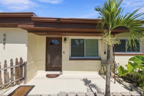 Villa ou maison à vendre à Pinellas Park, Floride: 5 chambres, 152.82 m2 № 2420263 - photo 3