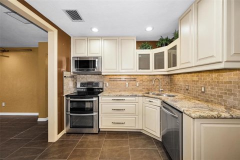 Casa en venta en Saint Petersburg, Florida, 2 dormitorios, 111.67 m2 № 2215831 - foto 9