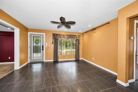 Casa en venta en Saint Petersburg, Florida, 2 dormitorios, 111.67 m2 № 2215831 - foto 14