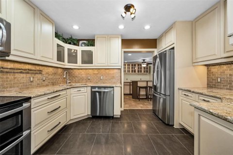 Casa en venta en Saint Petersburg, Florida, 2 dormitorios, 111.67 m2 № 2215831 - foto 2