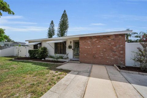 Casa en venta en Saint Petersburg, Florida, 2 dormitorios, 111.67 m2 № 2215831 - foto 6