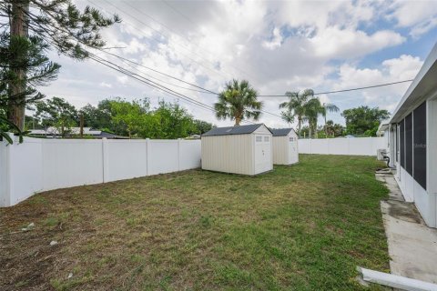 Casa en venta en Saint Petersburg, Florida, 2 dormitorios, 111.67 m2 № 2215831 - foto 4