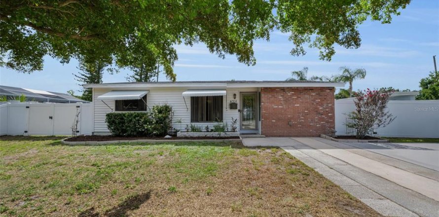 Casa en Saint Petersburg, Florida 2 dormitorios, 111.67 m2 № 2215831