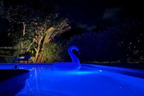 Villa ou maison à vendre à Cutler Bay, Floride: 5 chambres, 242.38 m2 № 2025211 - photo 9