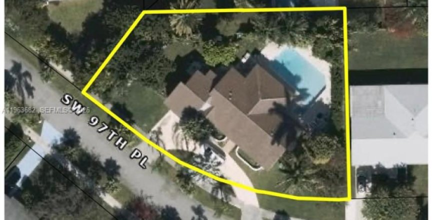 Villa ou maison à Cutler Bay, Floride 5 chambres, 242.38 m2 № 2025211