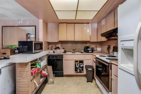 Immobilier commercial à vendre à Hollywood, Floride: 303.42 m2 № 2075250 - photo 6