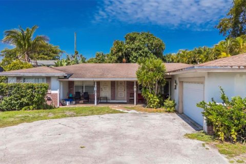 Immobilier commercial à vendre à Hollywood, Floride: 303.42 m2 № 2075250 - photo 2