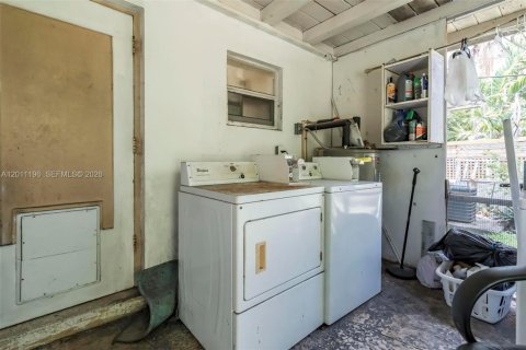 Immobilier commercial à vendre à Hollywood, Floride: 303.42 m2 № 2075250 - photo 24