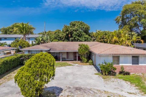 Immobilier commercial à vendre à Hollywood, Floride: 303.42 m2 № 2075250 - photo 28