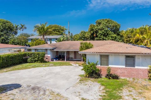 Immobilier commercial à vendre à Hollywood, Floride: 303.42 m2 № 2075250 - photo 27