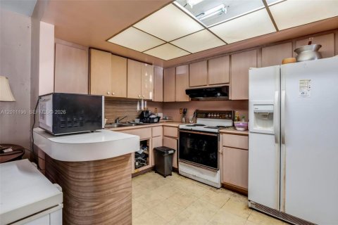 Immobilier commercial à vendre à Hollywood, Floride: 303.42 m2 № 2075250 - photo 7