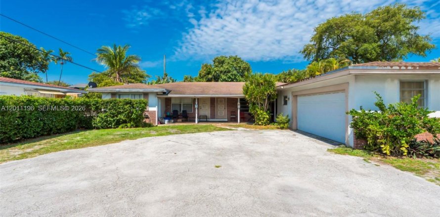 Immobilier commercial à Hollywood, Floride 303.42 m2 № 2075250