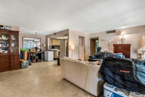 Immobilier commercial à vendre à Hollywood, Floride: 303.42 m2 № 2075250 - photo 5